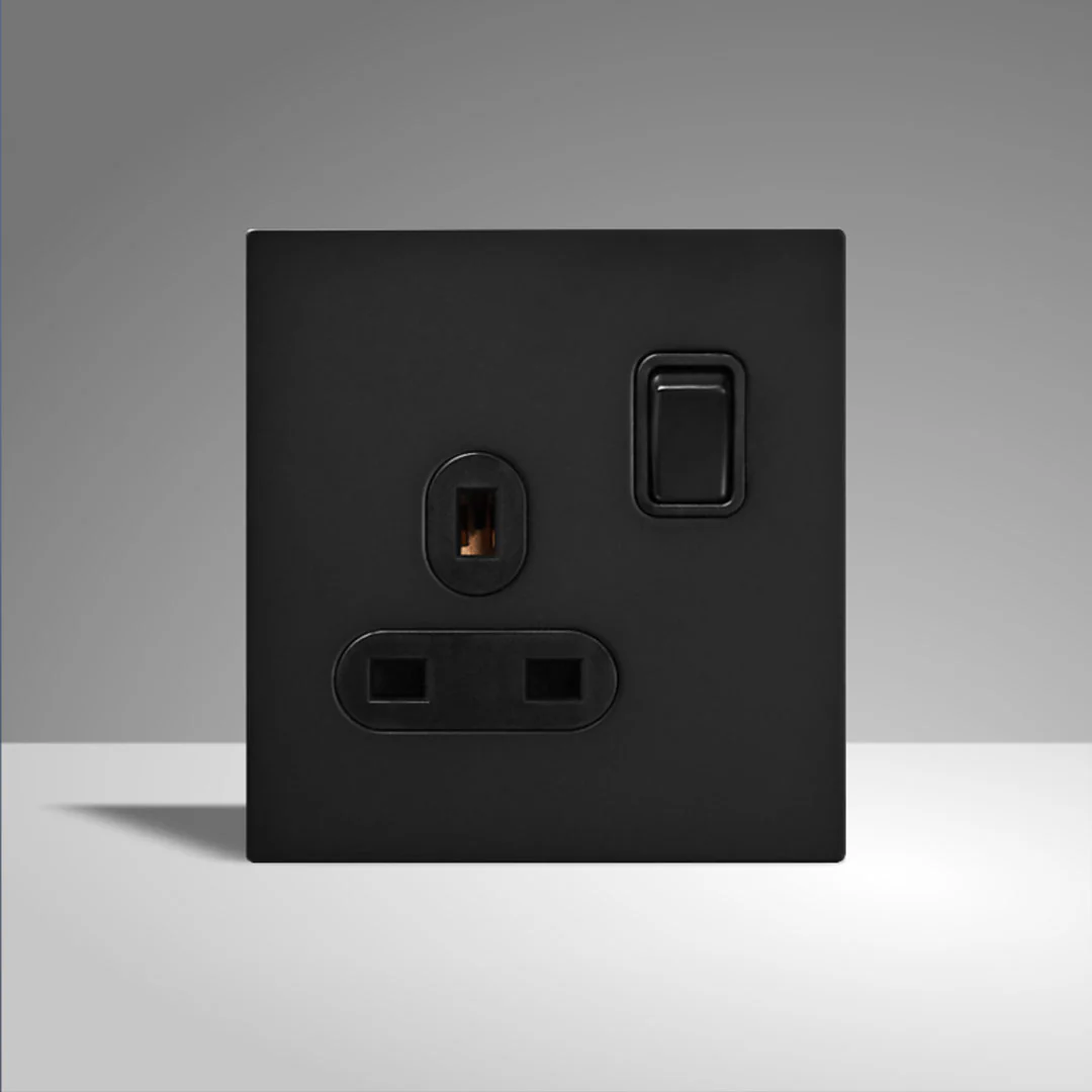Screwless Matt Black Finish Single Plug Switched Socket 1 Gang 13 Amp DP