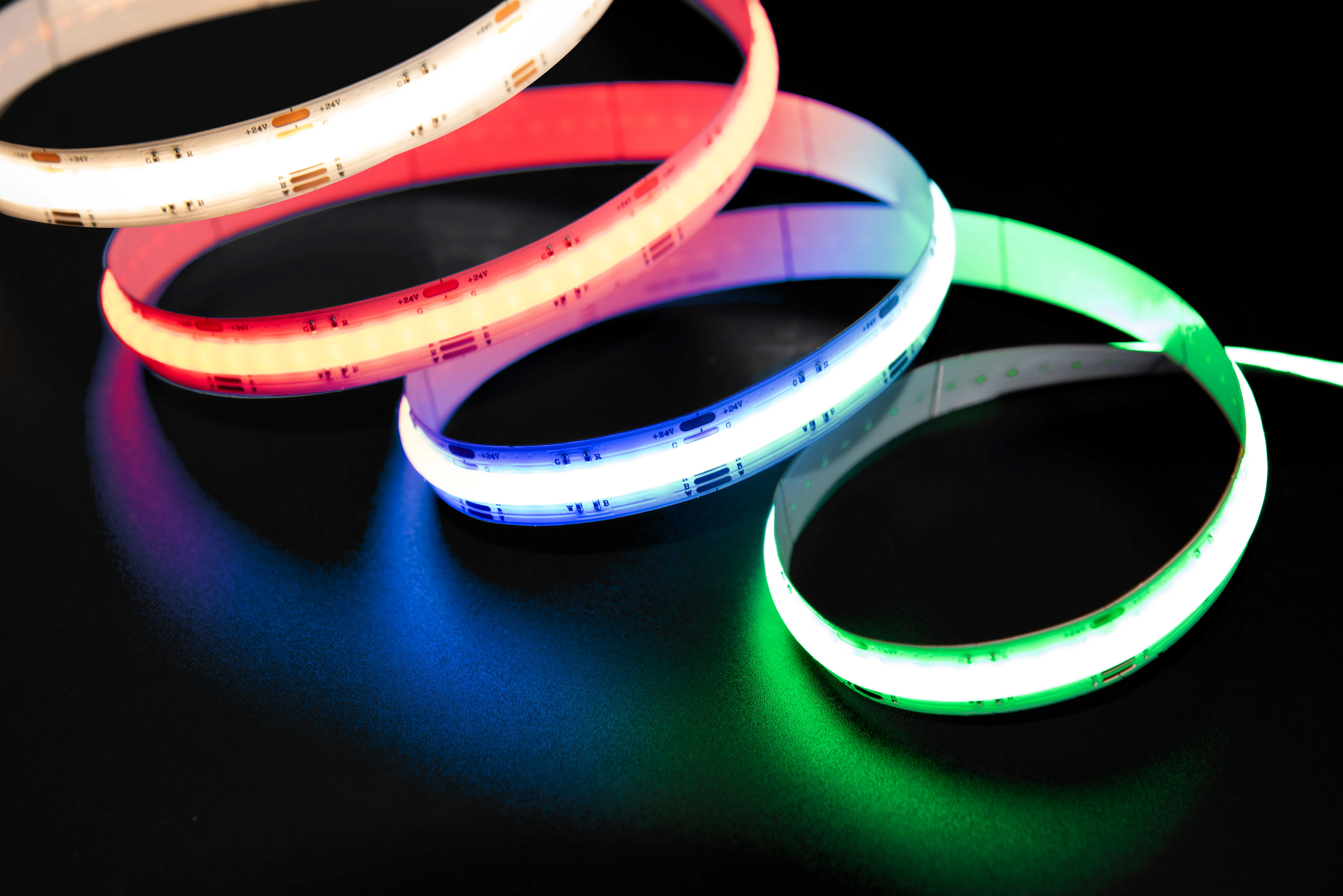 14W RGBW (2700K / 6500K) LED Color COB Seamless Strip 5 Metre COB Dotless IP44 2 Metre Cables