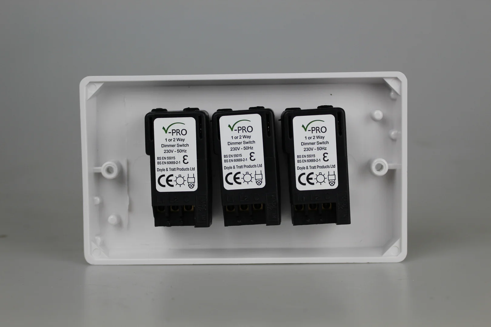 Varilight JQDP303W V-PRO 3 x 0W - 120W LED Dimmer - Image 2