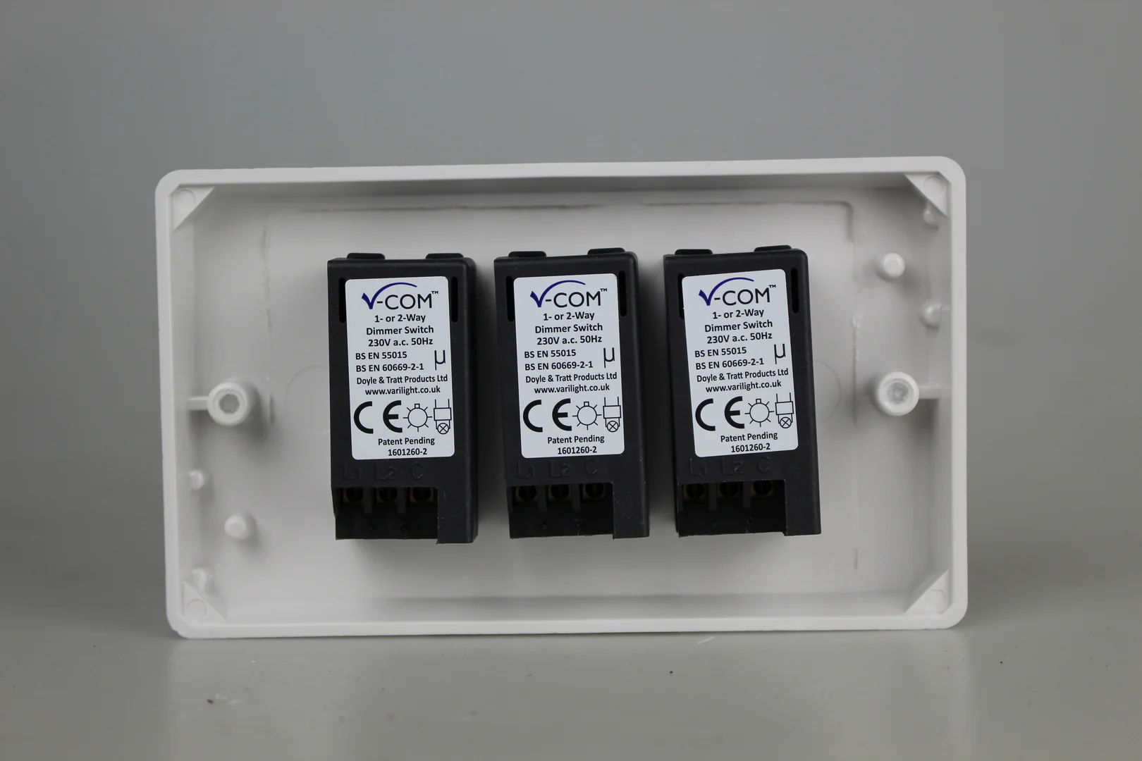 Varilight KQDP183W V-COM 3 x 25 - 180W LED Dimmer - Image 2